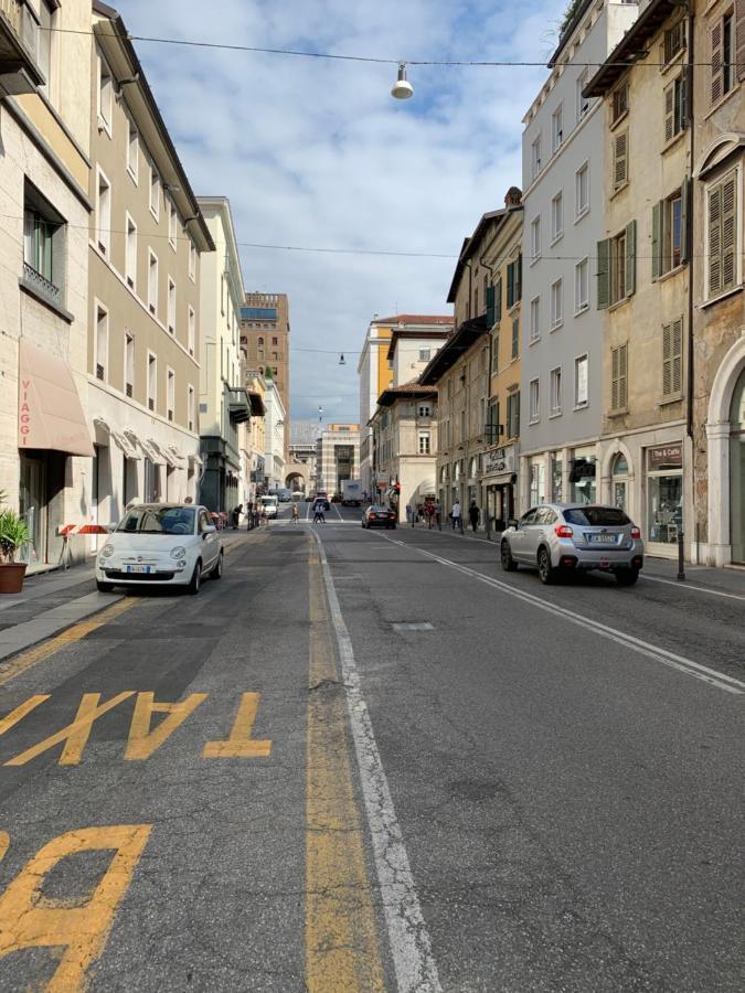 Appartamento Bilocale 1 Piazza Vittoria - Affitti Brevi Italia Μπρέσια Εξωτερικό φωτογραφία